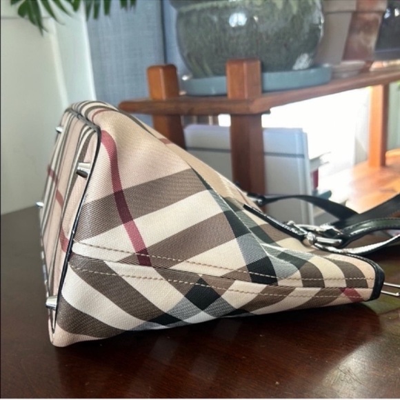 Burberry Black and Tan Checkered Tote - Picture 12 of 12